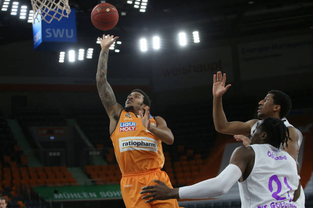 尤其对于他 尤其对于他